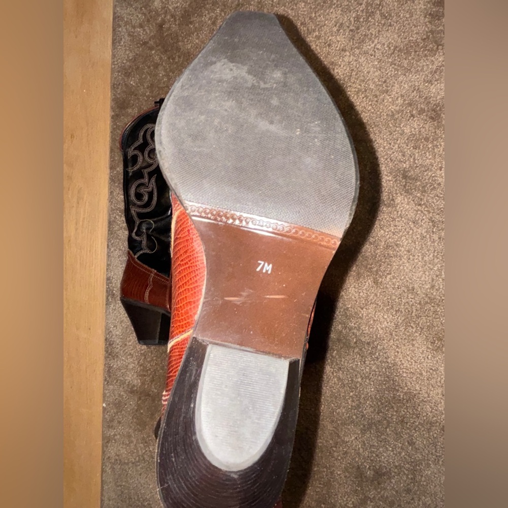 ⭐️Leather Cowboy Boots SZ 7⭐️ - Picture 8 of 9